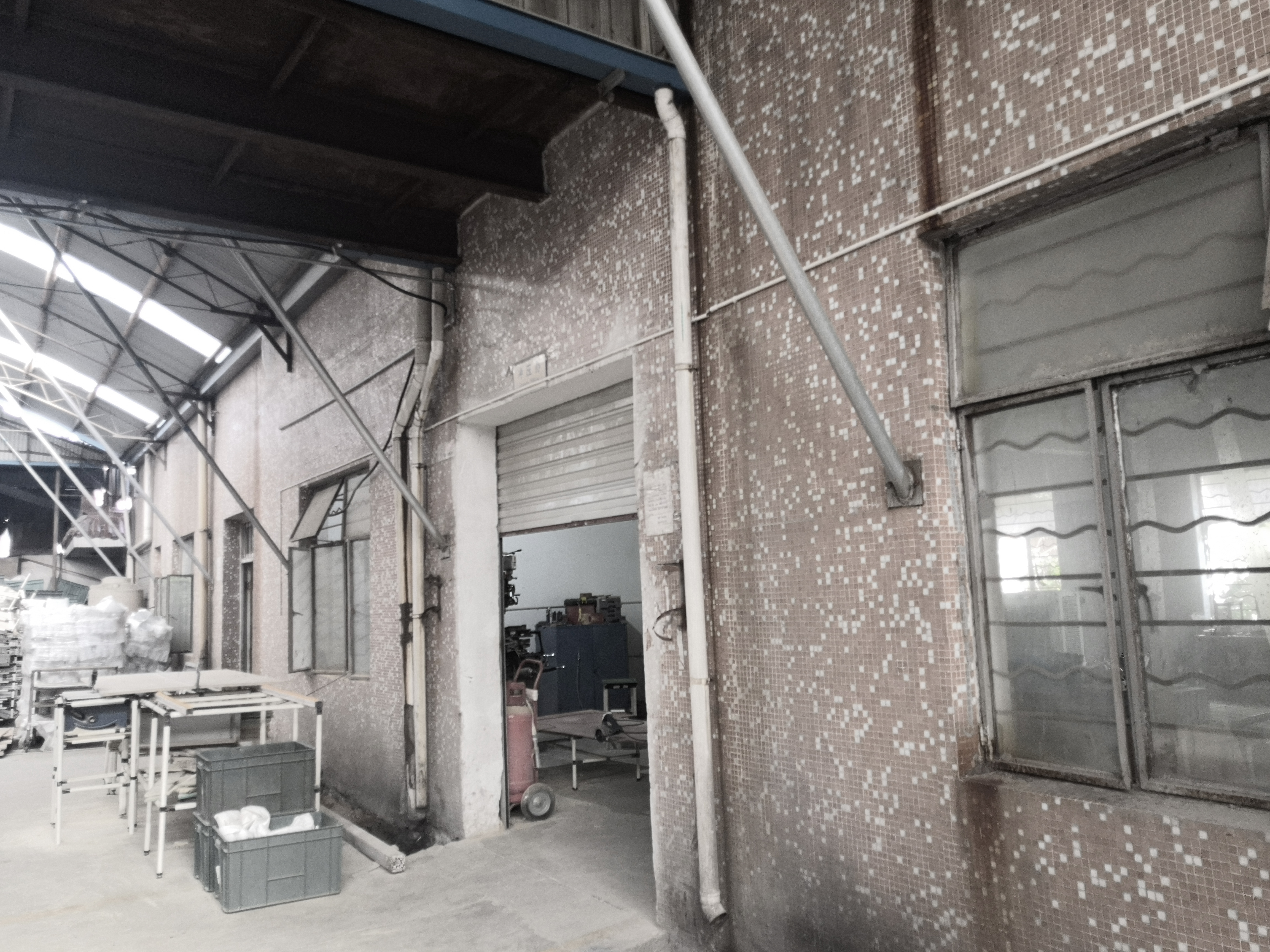 公司成立，专注小家电领域。